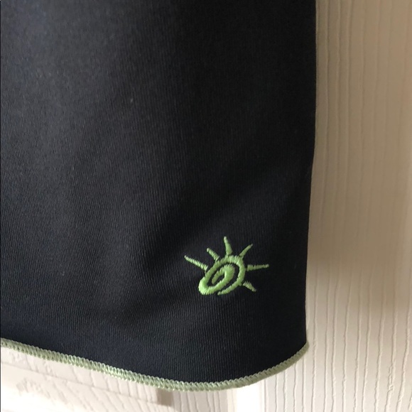 Racer back workout top with built-in shelf bra - Picture 3 of 5